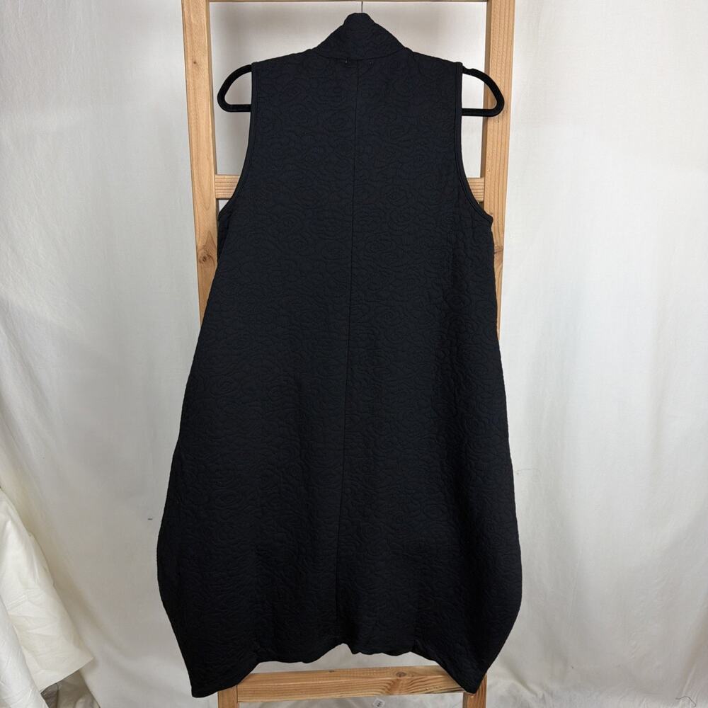 NWT Inoah Black With Embossed Roses Zip Front Tunic Dress #1135 SMALL - Picture 3 of 5